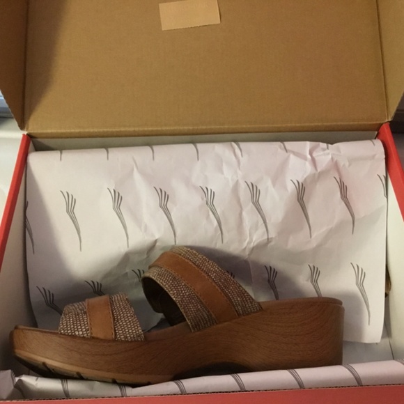 Dansko Jessie Lizzard Sand  Sz 39 - Picture 7 of 8